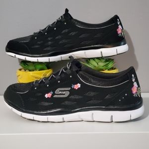 skechers divine bloom